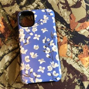 iPhone 11 casely blue flowers